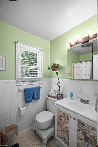 1001 Oakview Road, High Point, NC 27265