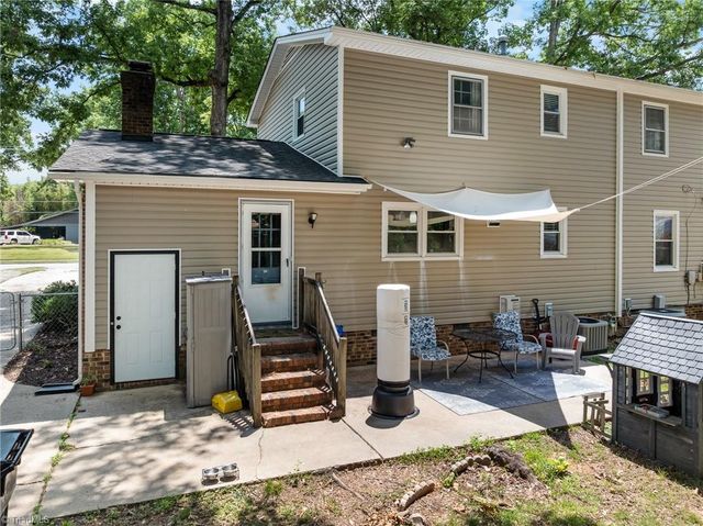 1001 Oakview Road, High Point, NC 27265