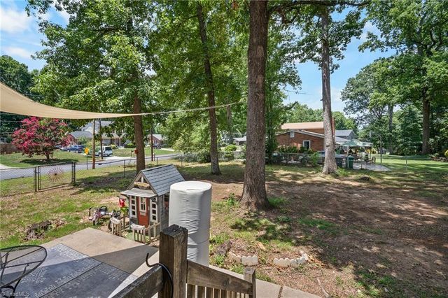 1001 Oakview Road, High Point, NC 27265