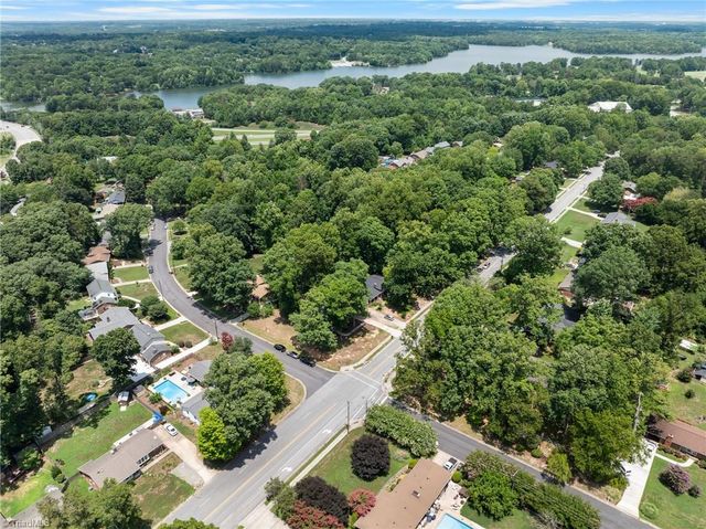 1001 Oakview Road, High Point, NC 27265