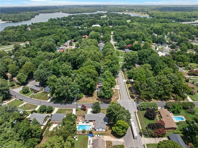 1001 Oakview Road, High Point, NC 27265