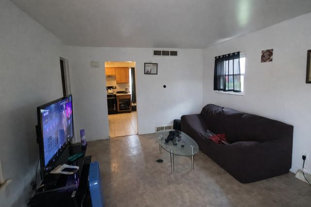 3664-3670 Mccarley Drive S, Columbus, OH 43228