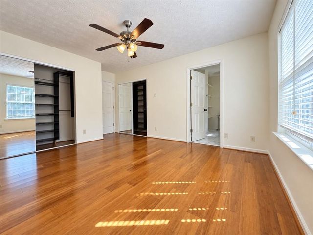 1266 West Oaks Way, Woodstock, GA 30188