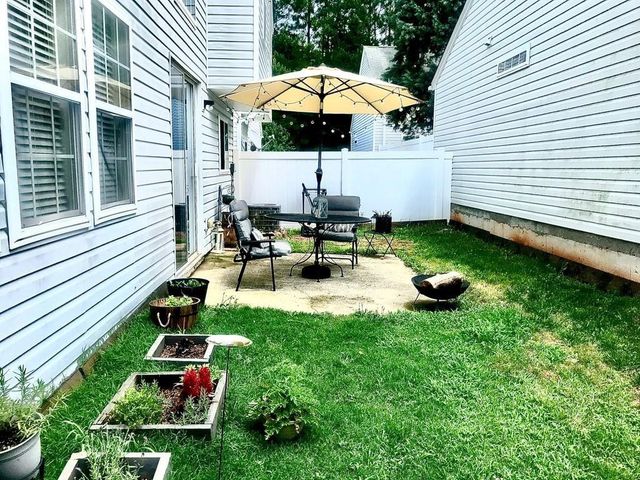1266 West Oaks Way, Woodstock, GA 30188