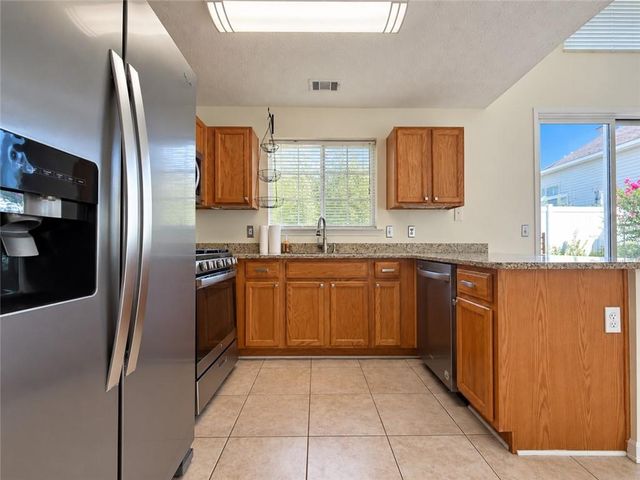 1266 West Oaks Way, Woodstock, GA 30188