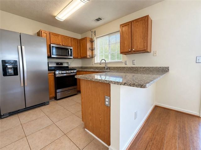 1266 West Oaks Way, Woodstock, GA 30188