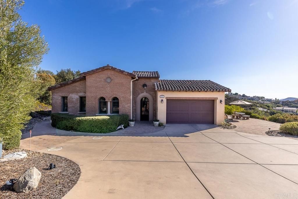 Image 1 of property listing at 29472 Welk Highland Dr., Escondido, CA 92026
