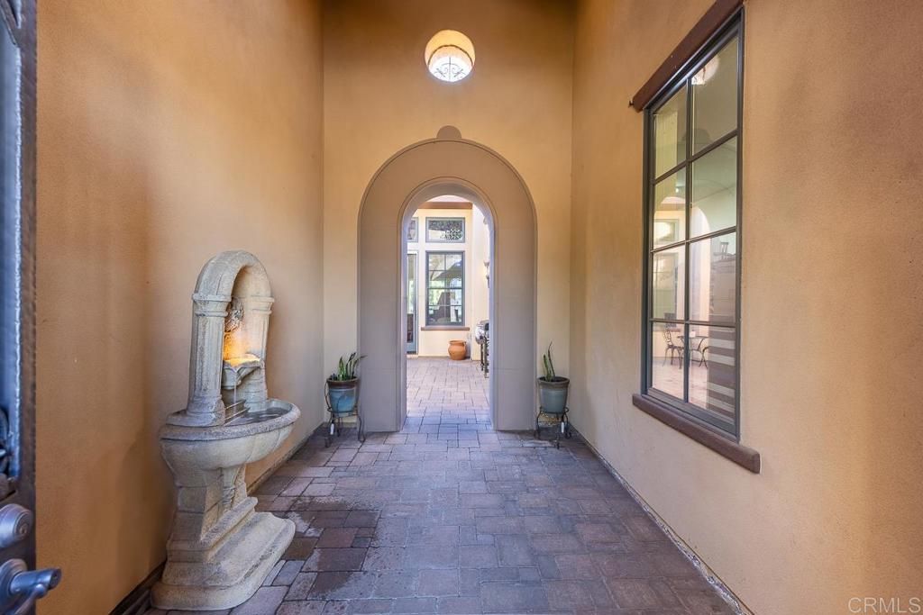 Image 2 of property listing at 29472 Welk Highland Dr., Escondido, CA 92026