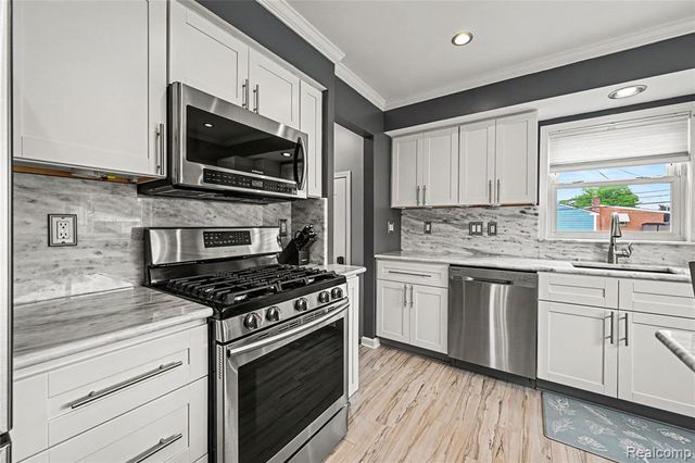 1319 Easley Drive, Westland, MI 48186