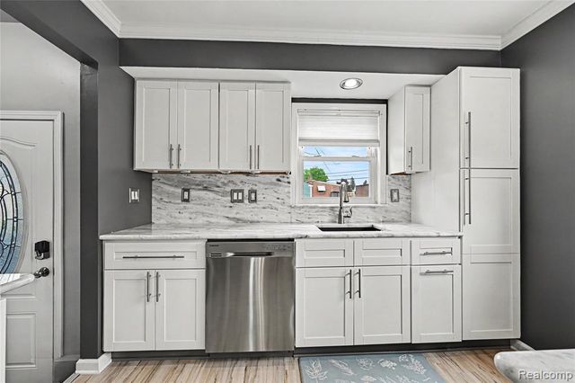 1319 Easley Drive, Westland, MI 48186
