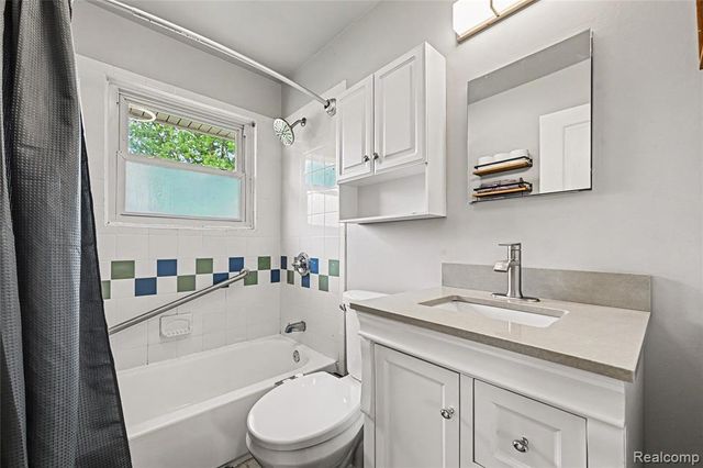 1319 Easley Drive, Westland, MI 48186