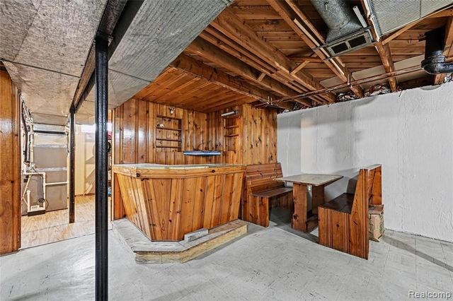1319 Easley Drive, Westland, MI 48186