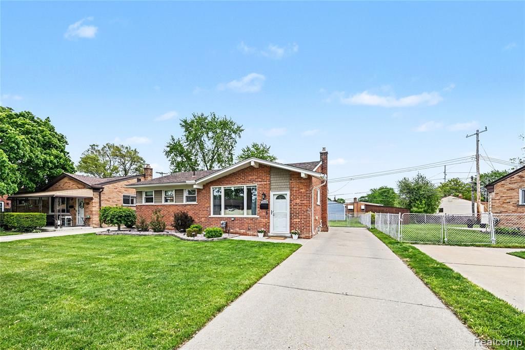 1319 Easley Drive, Westland, MI 48186