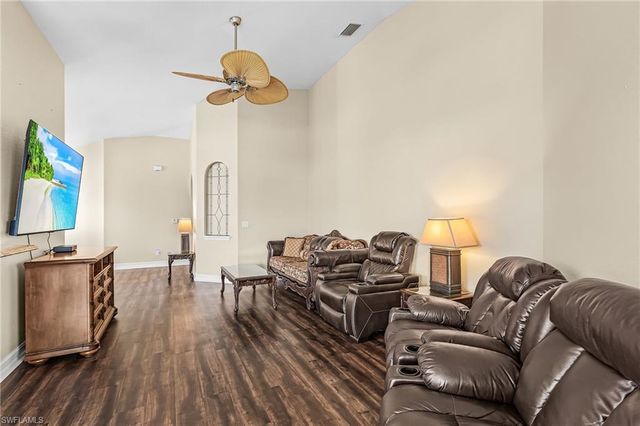 5626 Cape Harbour DR 202, Cape Coral, FL 33914