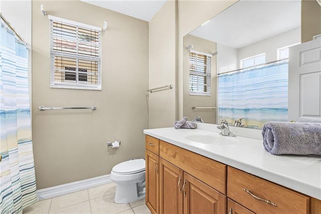 5626 Cape Harbour DR 202, Cape Coral, FL 33914