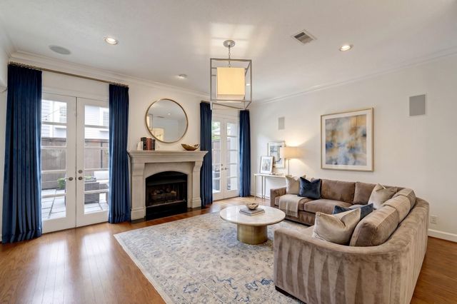 4248 Sunset Boulevard, West University Place, TX 77005