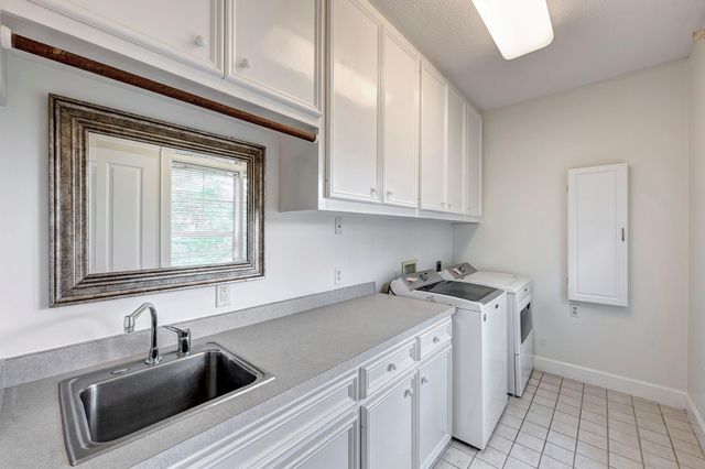 4248 Sunset Boulevard, West University Place, TX 77005