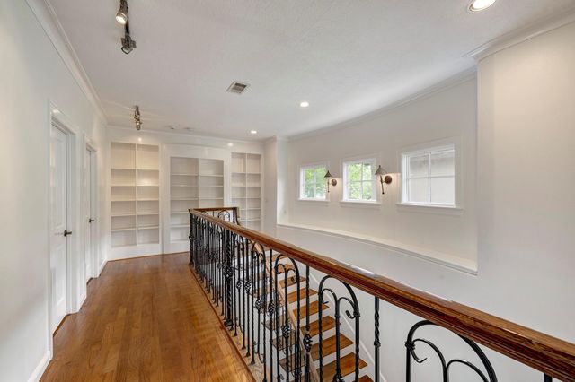 4248 Sunset Boulevard, West University Place, TX 77005