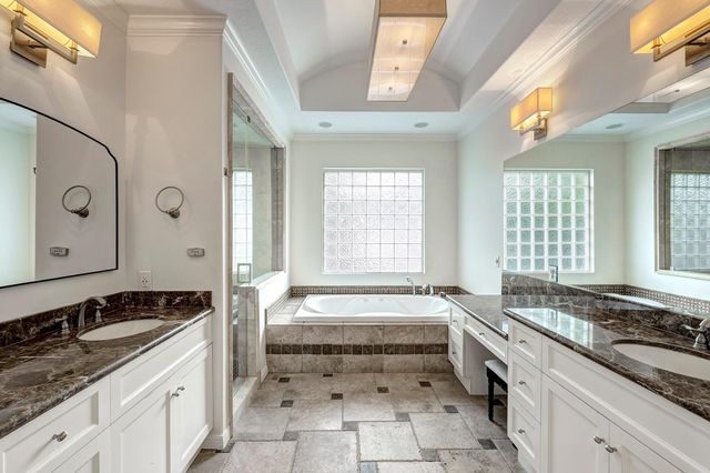 4248 Sunset Boulevard, West University Place, TX 77005