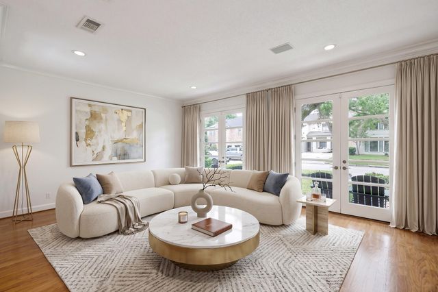 4248 Sunset Boulevard, West University Place, TX 77005