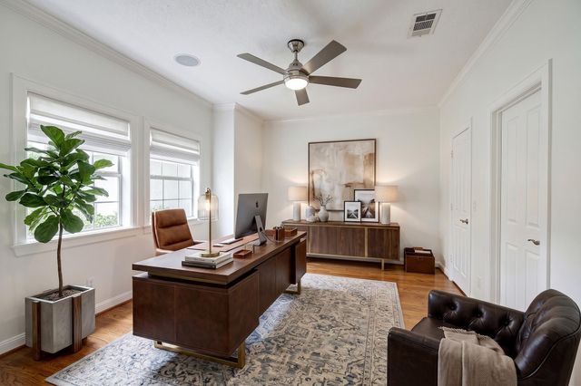 4248 Sunset Boulevard, West University Place, TX 77005