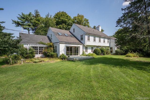 257 Adams Lane, Hewlett Neck, NY 11557