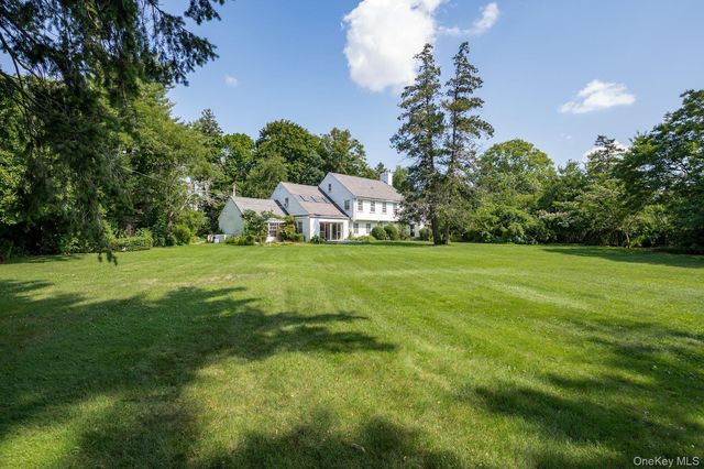 257 Adams Lane, Hewlett Neck, NY 11557