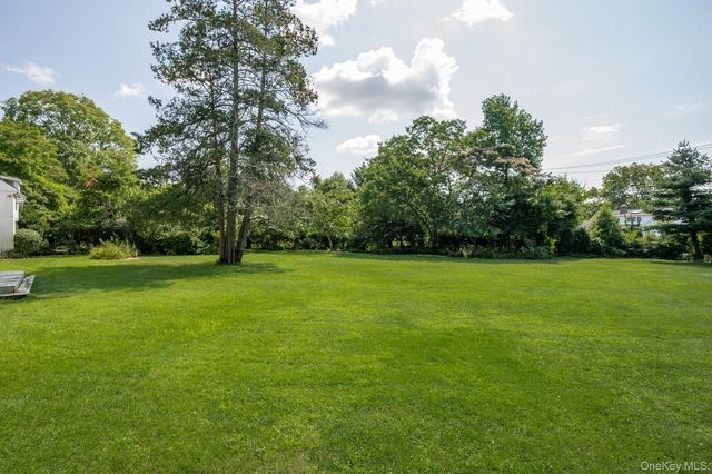 257 Adams Lane, Hewlett Neck, NY 11557