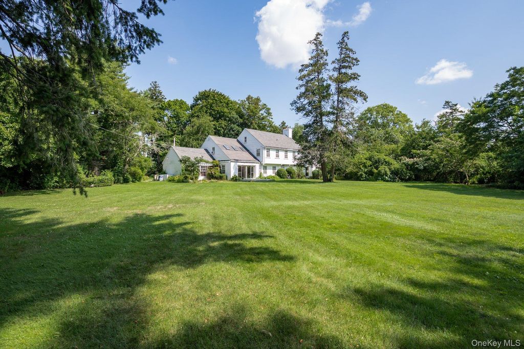 257 Adams Lane, Hewlett Neck, NY 11557 — photo 4