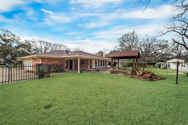 1821 Dartmouth Lane, Corsicana, TX 75110