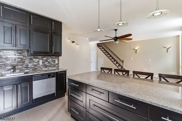 39 Bruen St 4, Newark City, NJ 07105