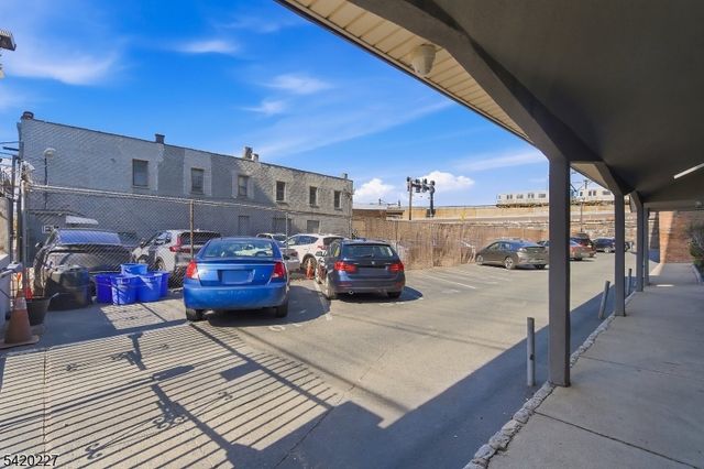 39 Bruen St 4, Newark City, NJ 07105