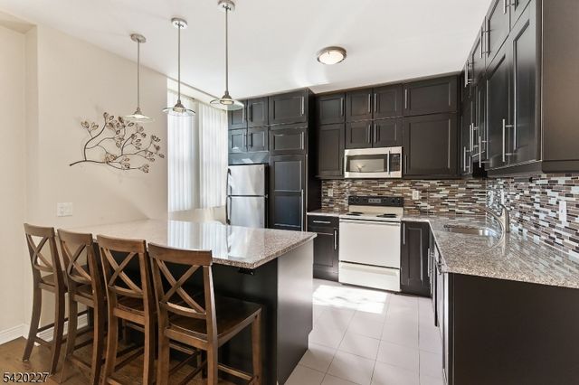 39 Bruen St 4, Newark City, NJ 07105