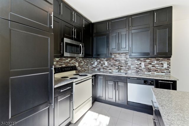 39 Bruen St 4, Newark City, NJ 07105