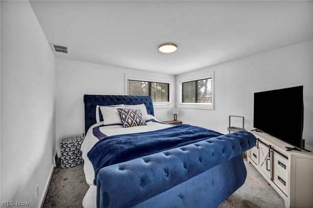 32321 Lake Shore Boulevard, Willowick, OH 44095