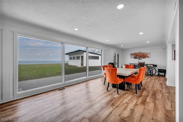 32321 Lake Shore Boulevard, Willowick, OH 44095