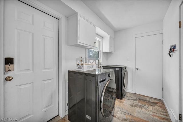 32321 Lake Shore Boulevard, Willowick, OH 44095