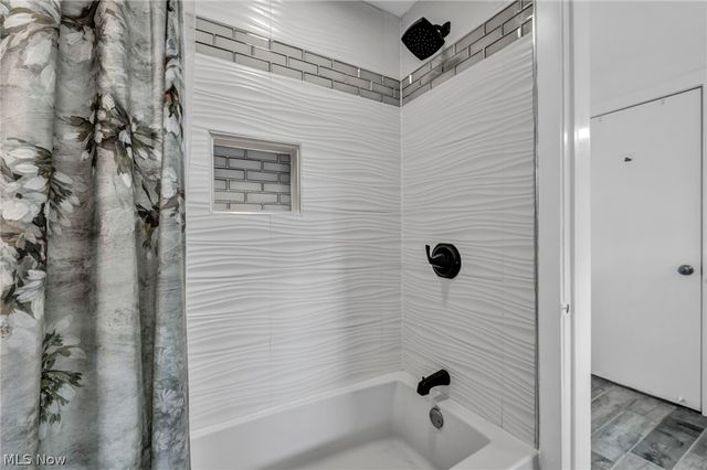 32321 Lake Shore Boulevard, Willowick, OH 44095