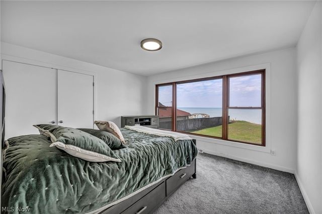 32321 Lake Shore Boulevard, Willowick, OH 44095