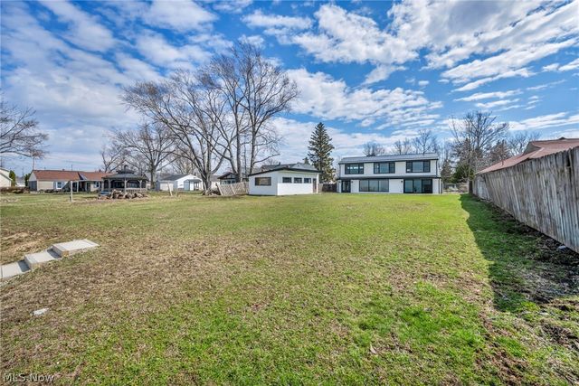 32321 Lake Shore Boulevard, Willowick, OH 44095