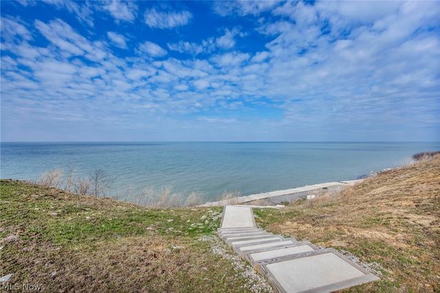 32321 Lake Shore Boulevard, Willowick, OH 44095