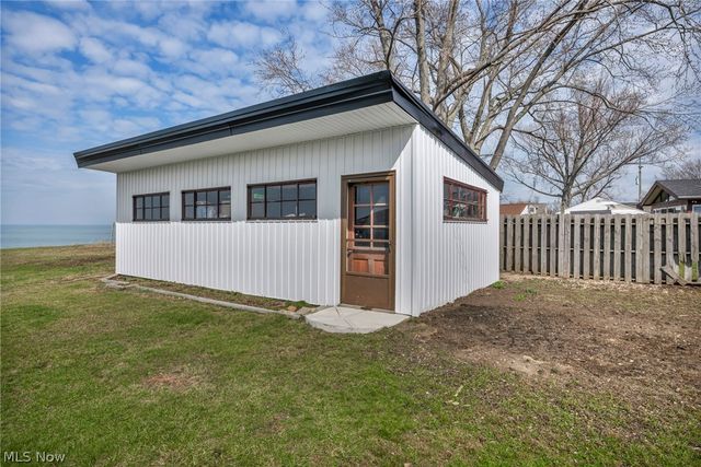 32321 Lake Shore Boulevard, Willowick, OH 44095