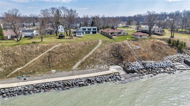 32321 Lake Shore Boulevard, Willowick, OH 44095