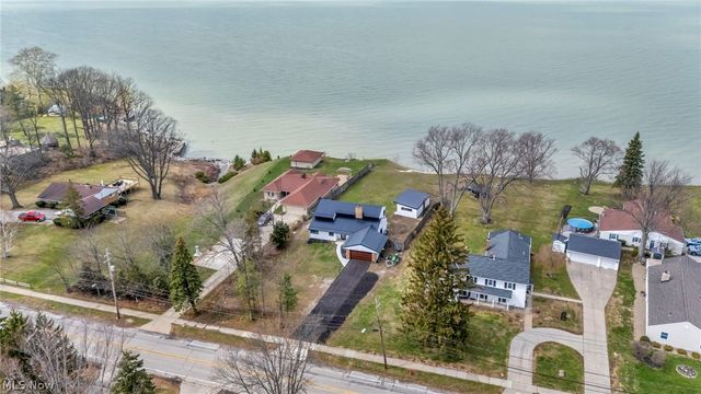 32321 Lake Shore Boulevard, Willowick, OH 44095