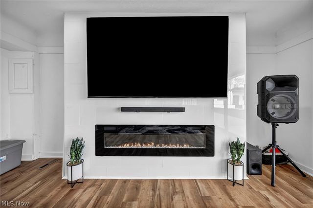 32321 Lake Shore Boulevard, Willowick, OH 44095