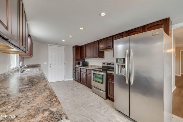 1263 Summerville Road, Kingsport, TN 37663