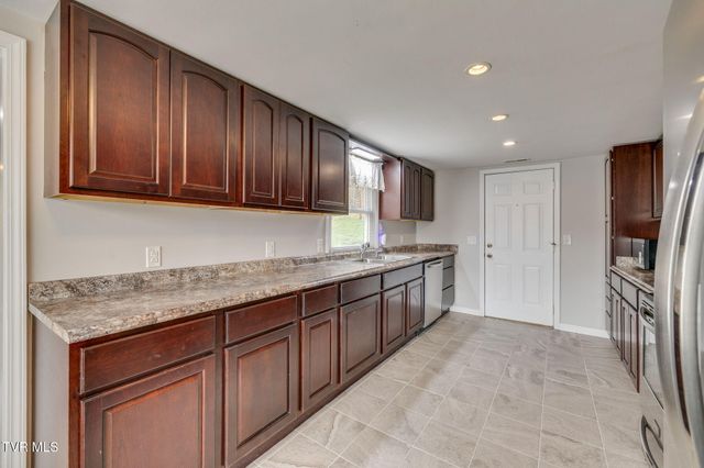 1263 Summerville Road, Kingsport, TN 37663