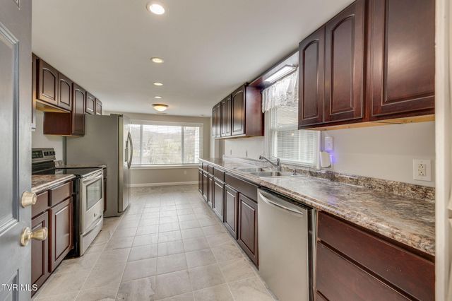 1263 Summerville Road, Kingsport, TN 37663