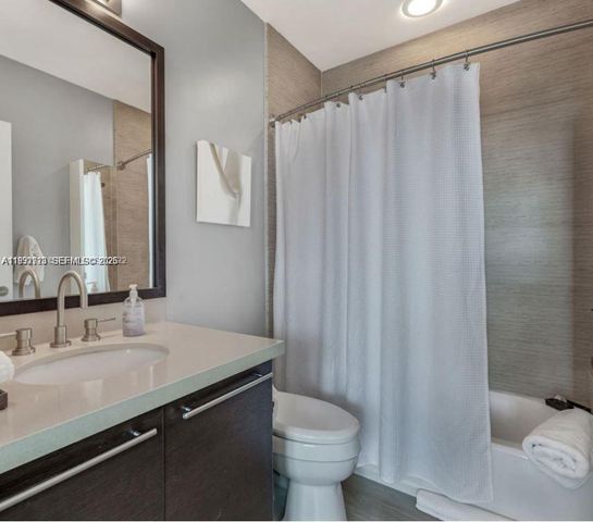 7930 East Dr 707, North Bay Village, FL 33141