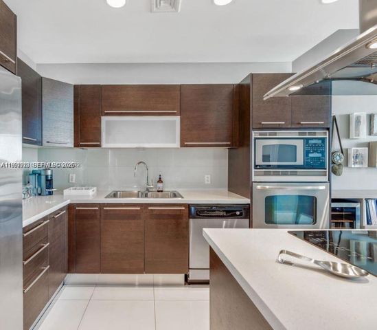 7930 East Dr 707, North Bay Village, FL 33141